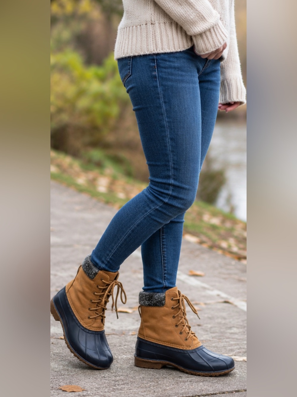 EVI Women’s Duck Boots Tan & Navy Lace-Up Size 8